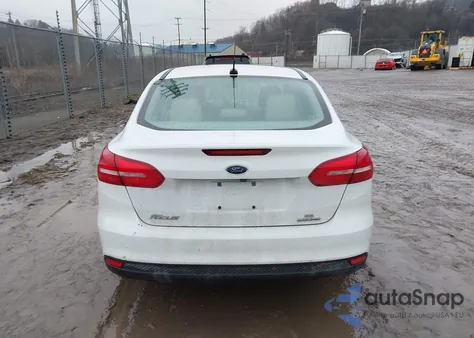 2016 Ford Focus Se z USA, uszkodzony, nr VIN 1FADP3F28GL274729